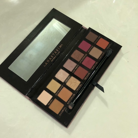Anastasia Beverly Hills modern renaissance palette - Picture 1 of 2